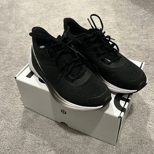 New In Box Lululemon Blissfeel Running Shoe Black 8.5